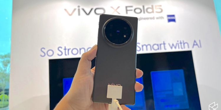 Vivo X Fold 5 dilancar, telefon lipat pertama Vivo di Malaysia dengan bateri 6,000mAh & kalis air IP59+