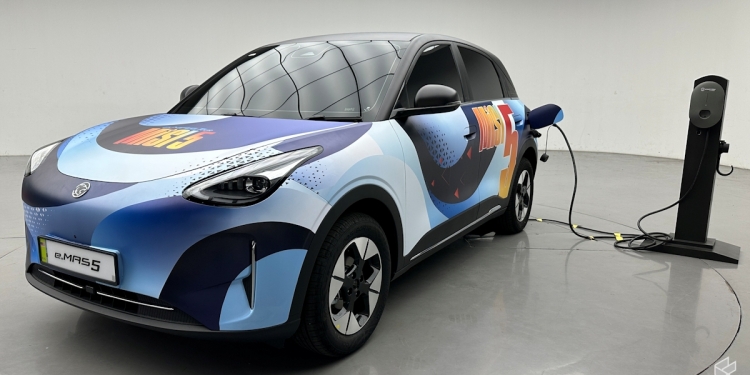 Spesifikasi Proton e.MAS 5 Premium didedah: Jarak pandu 325km, 114 kuasa kuda, pacuan roda belakang, Apple CarPlay