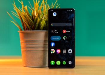Kenapa FlexWindow Galaxy Z Flip7 buat telefon lipat jadi lebih praktikal dari sebelum ini