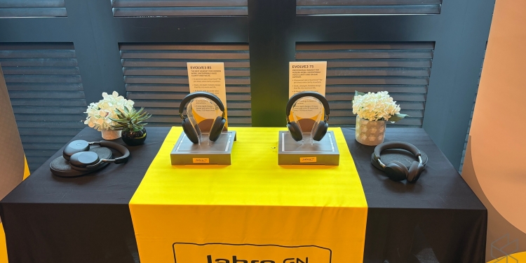 Jabra Evolve 3 dan PanaCast Room Kit kini di Malaysia, harga dari RM2,500