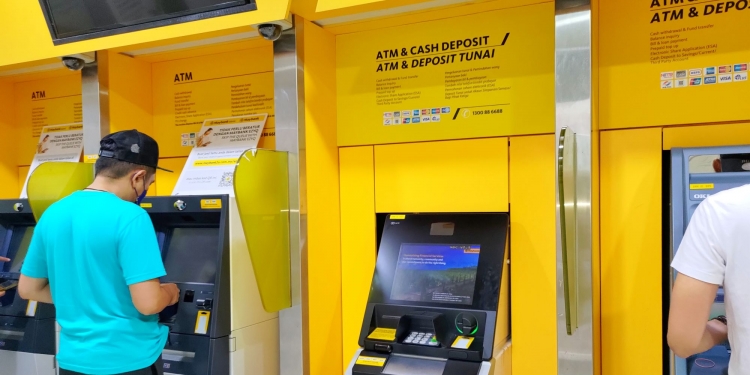 Tiada lagi caj RM1 untuk pengeluaran ATM antara bank mulai Julai 2026
