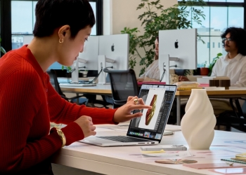 MacBook Pro kini ada skrin sentuh OLED & Dynamic Island, harga di Malaysia bermula RM11,999